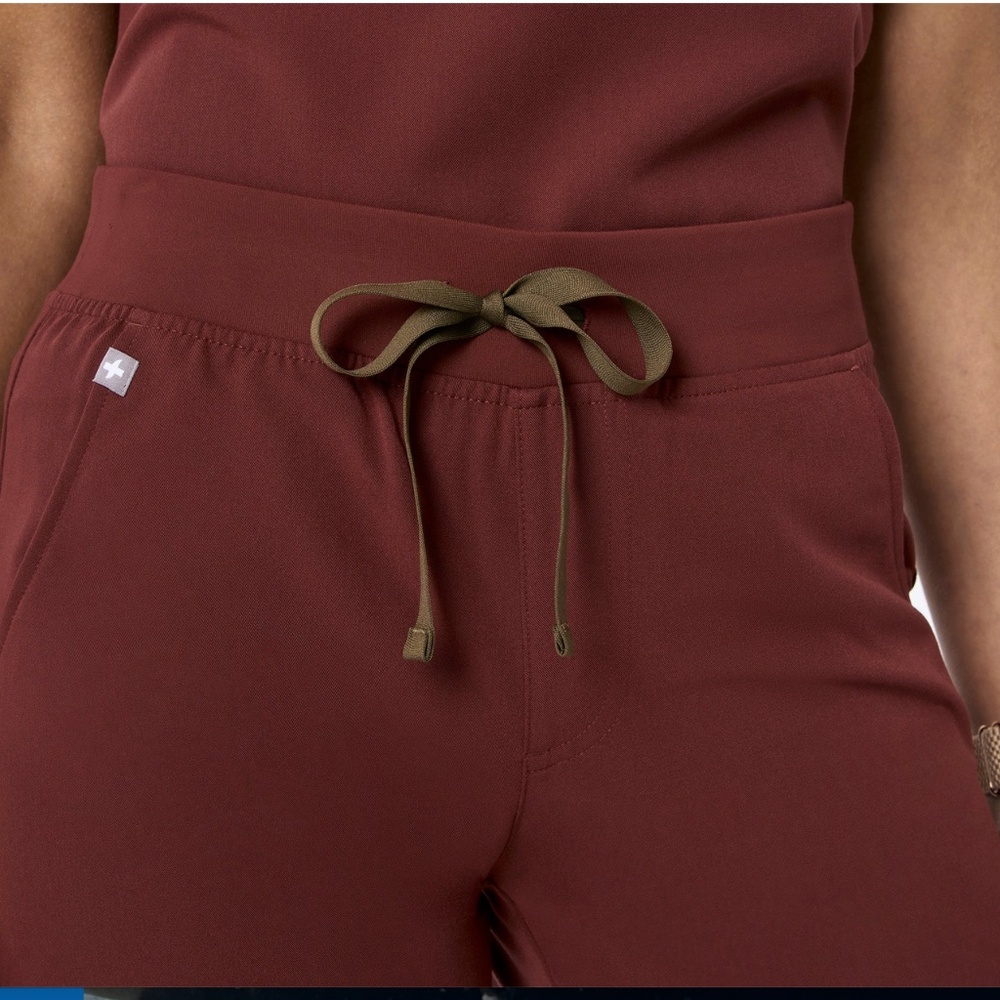 Walnut Zamora - Petite Jogger Scrub Pant - Picture 3 of 7